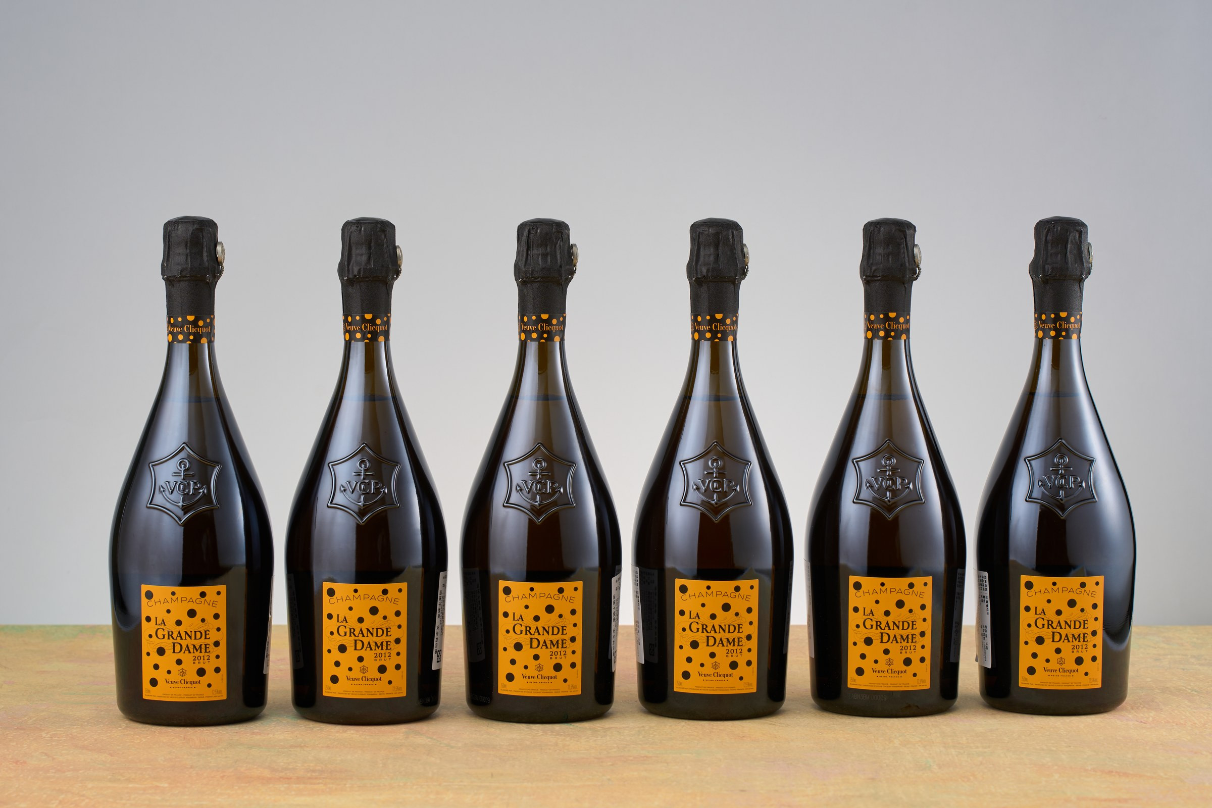 2012 LA GRANDE DAME Yayoi Kusama (90N10C)